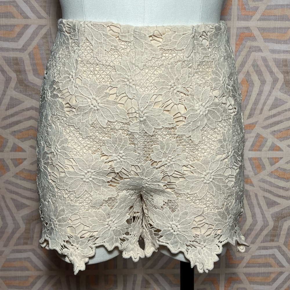 Anthropologie Foxie Doxie Ivory Lace High Waisted Short - size XS